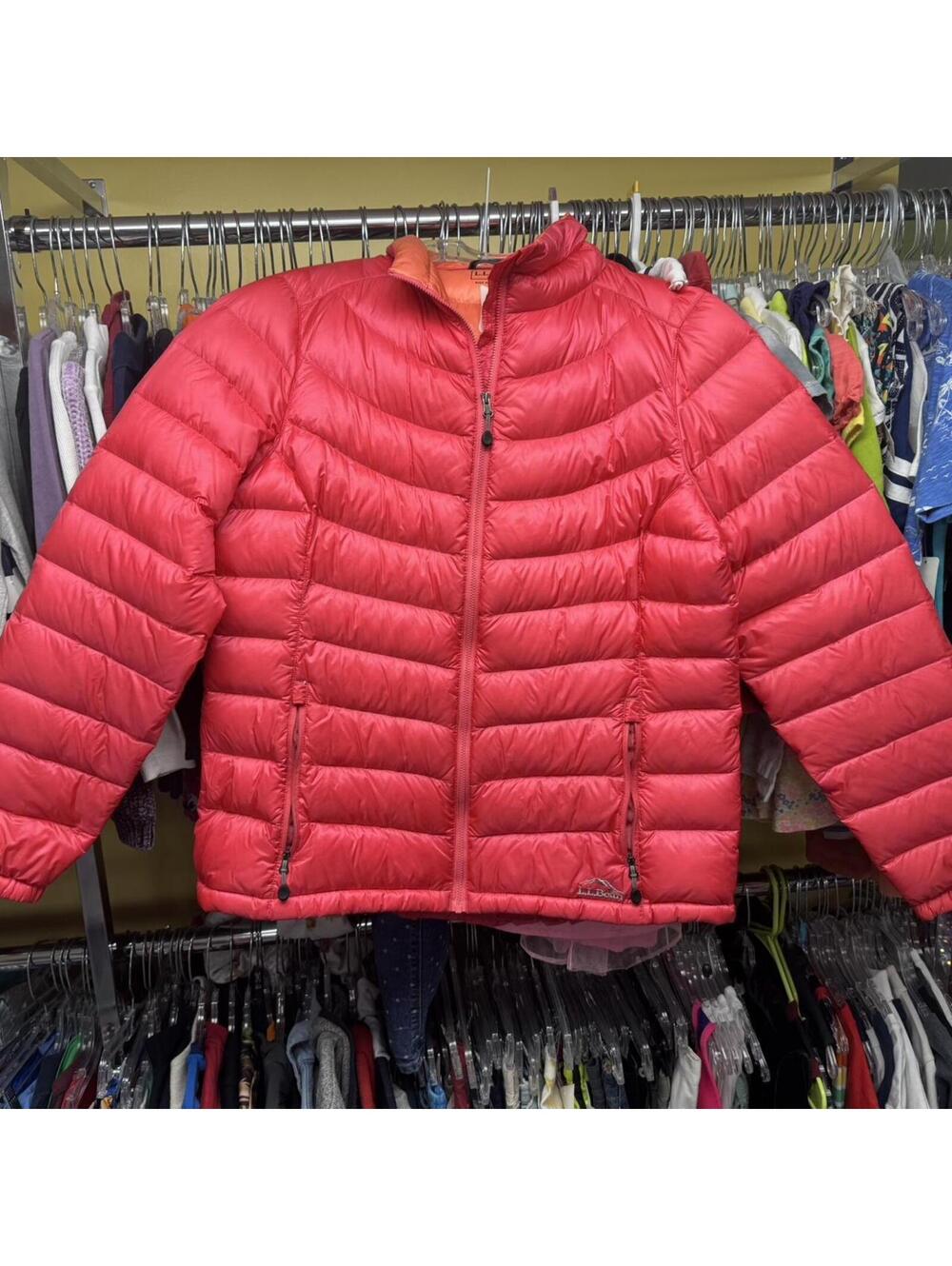 LL bean women’s pink puffer jacket size large regular